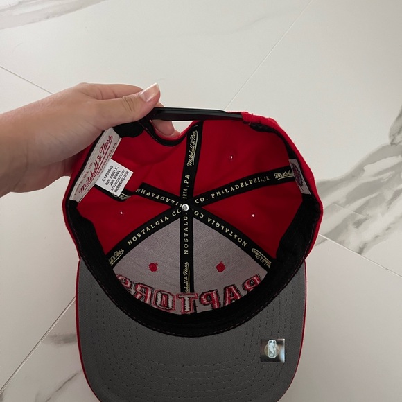 Toronto Raptors 75th Anniversary Hat - Picture 6 of 7